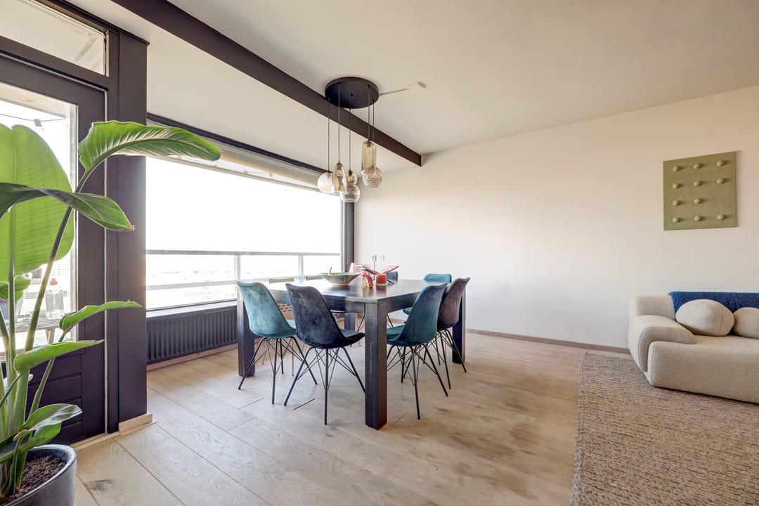 Spacious 12th floor apartment with panoramic views over Zuiderplas and Den Bosch — 25
