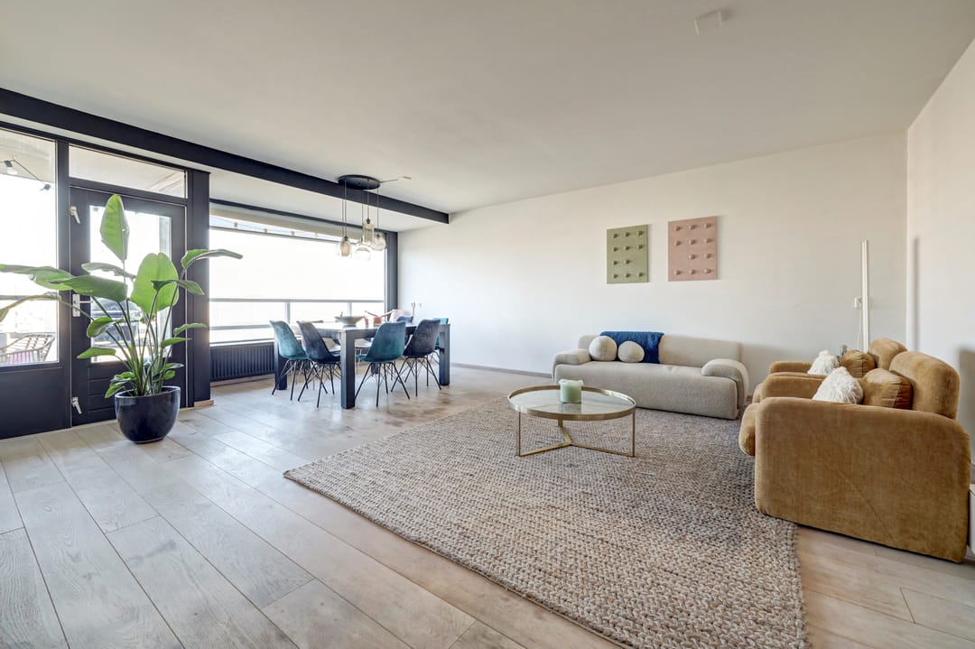 Spacious 12th floor apartment with panoramic views over Zuiderplas and Den Bosch — 17