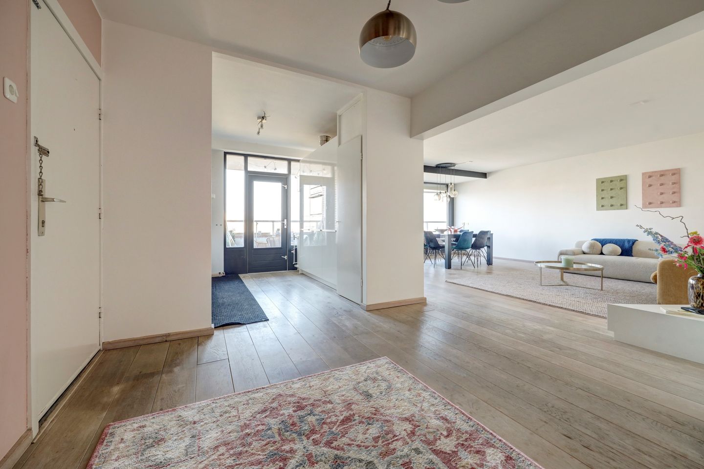 Spacious 12th floor apartment with panoramic views over Zuiderplas and Den Bosch — 14