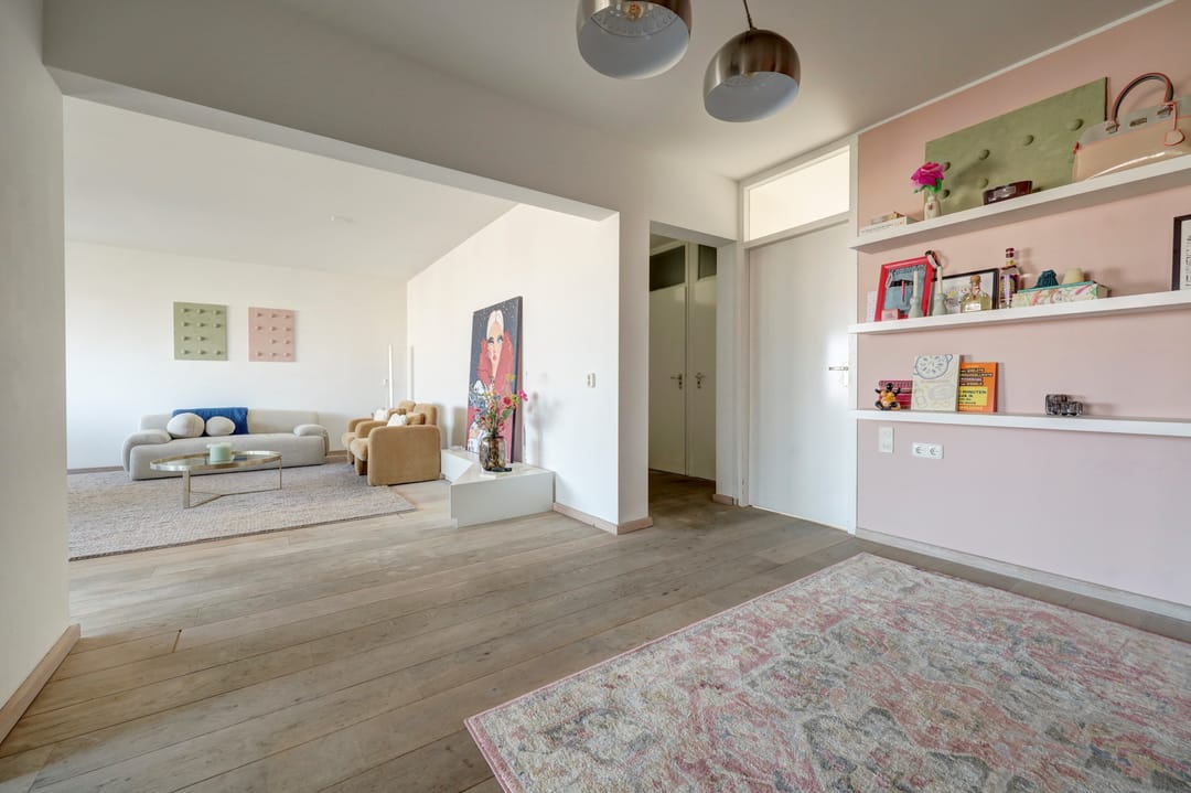 Spacious 12th floor apartment with panoramic views over Zuiderplas and Den Bosch — 13