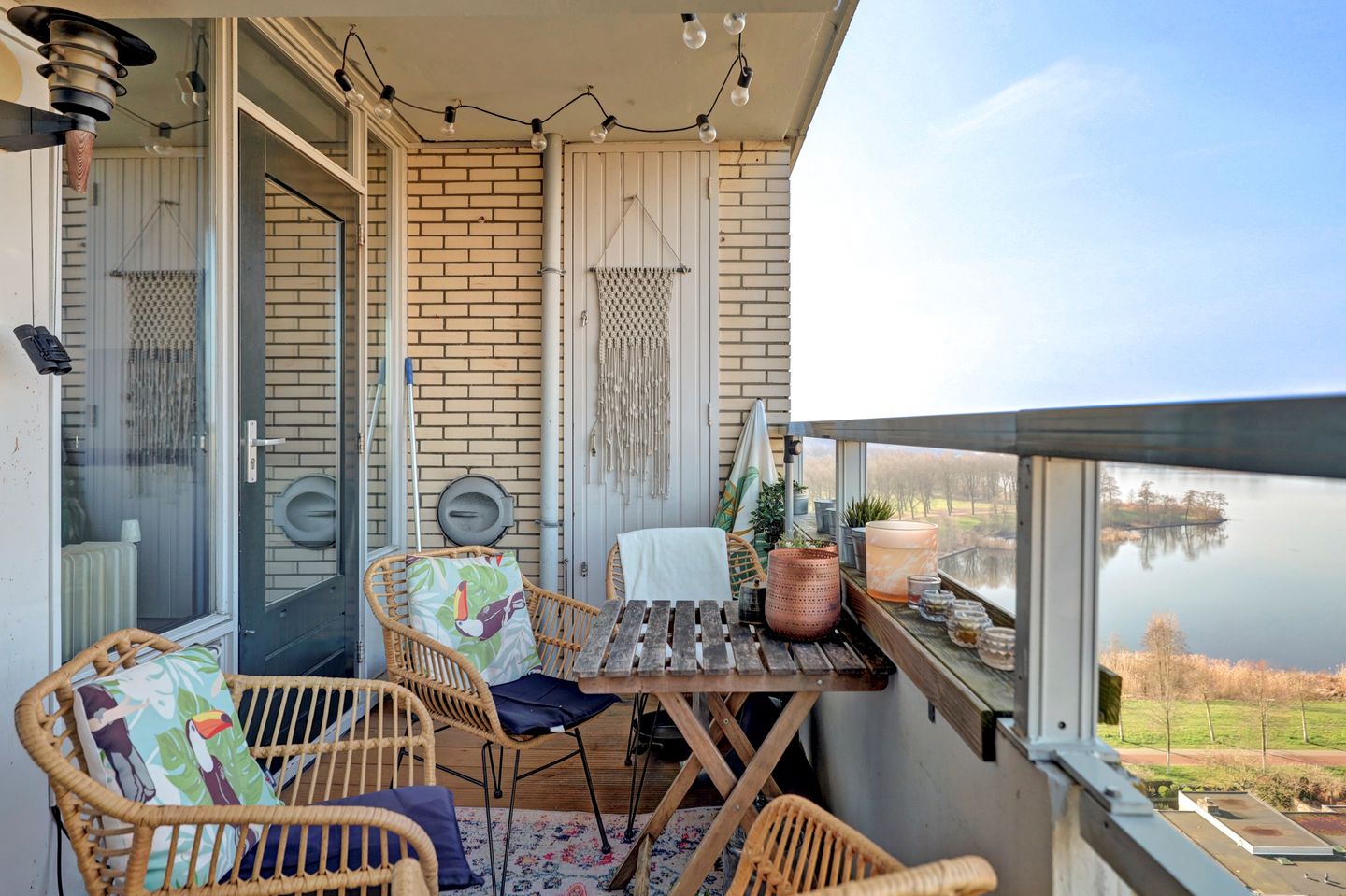 Spacious 12th floor apartment with panoramic views over Zuiderplas and Den Bosch — 49