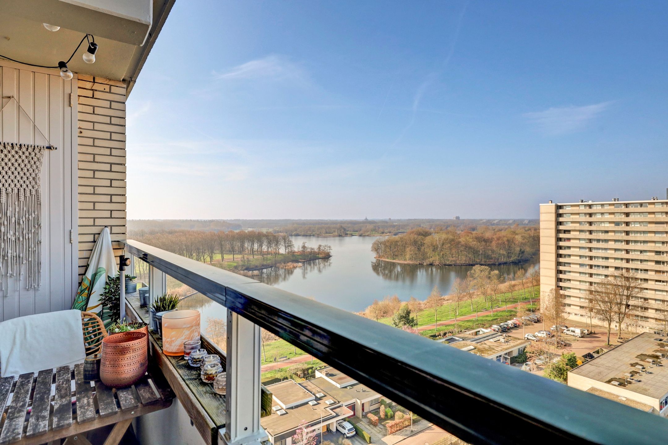 Spacious 12th floor apartment with panoramic views over Zuiderplas and Den Bosch — 50