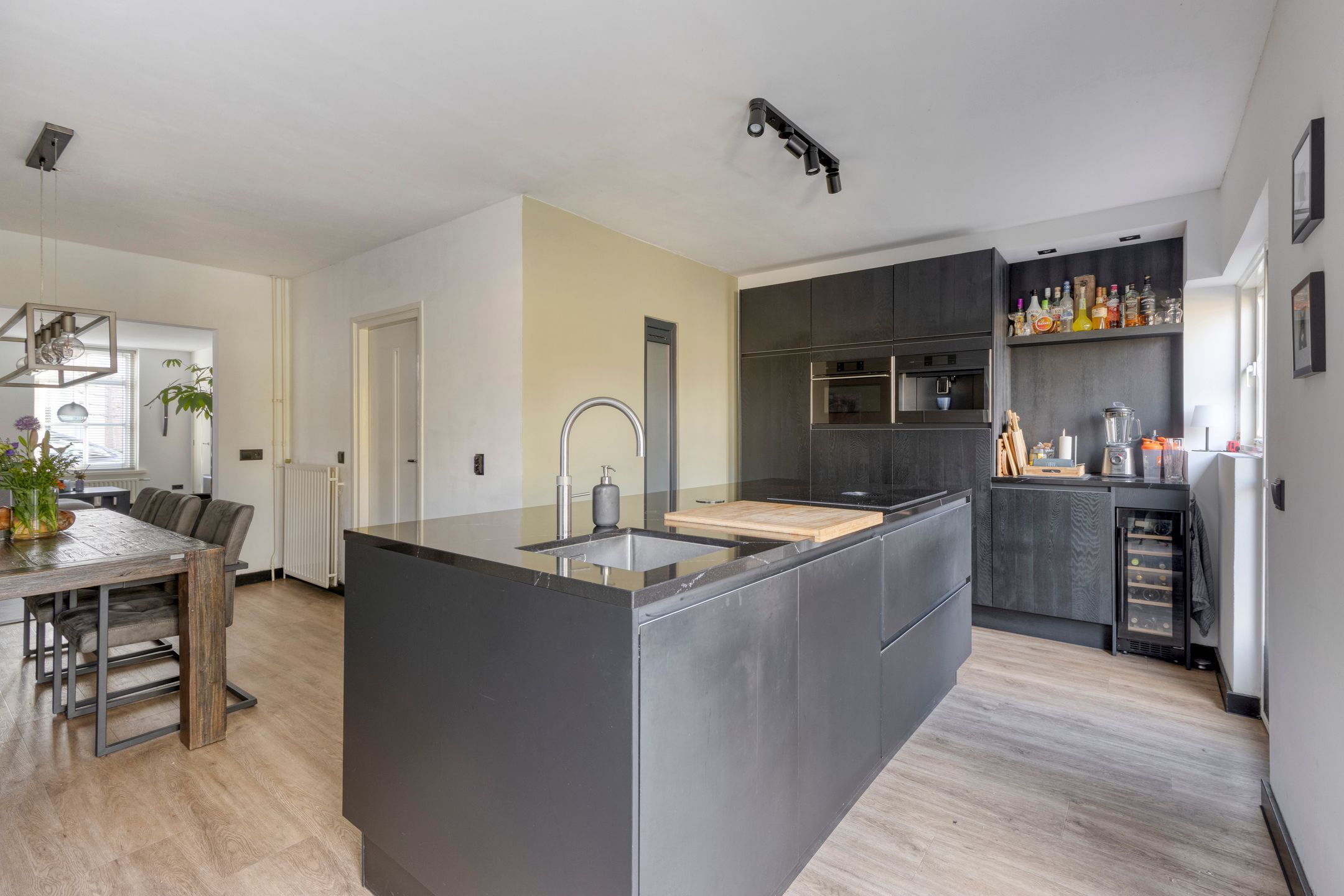 Photo 18 of Antoniusstraat 39