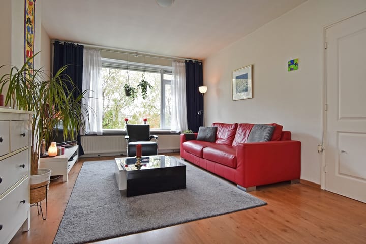 Photo 3 of Adama van Scheltemastraat 43