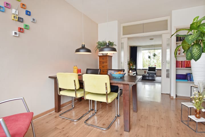 Photo 4 of Adama van Scheltemastraat 43