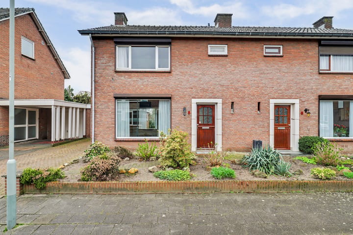 Photo 2 of Johan van Kleefstraat 8