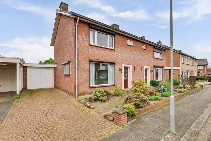 Johan van Kleefstraat 8