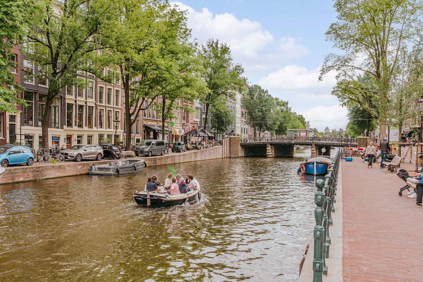 Charming Canal Apartment with Courtyard Views in Prime Amsterdam Location — 18