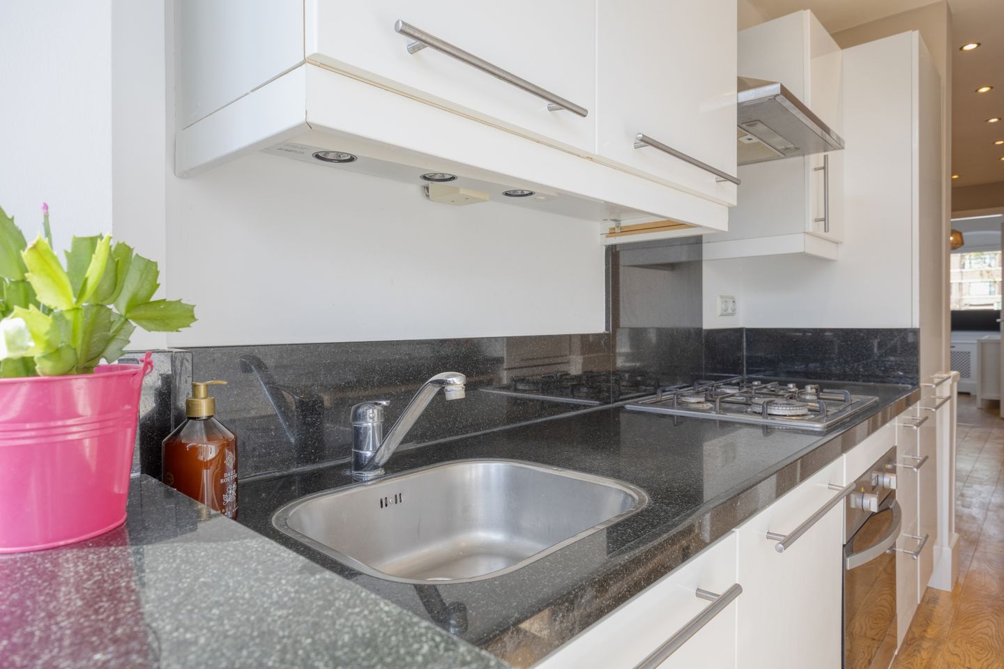 Foto 19 van Veenendaalkade 256