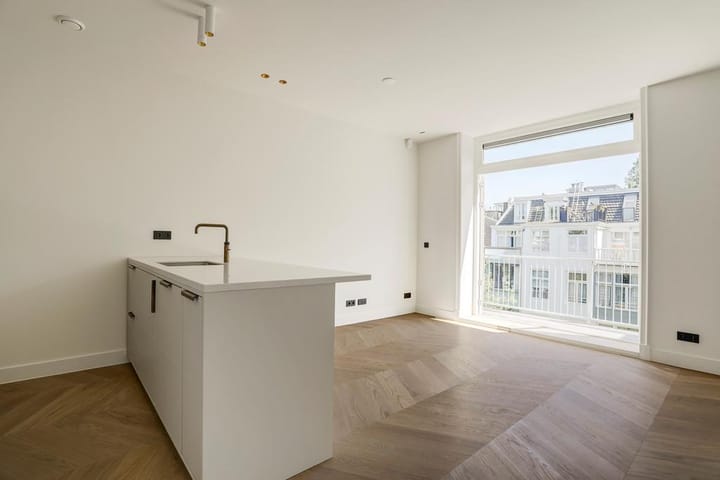 Foto 5 van Van Eeghenstraat 31-C