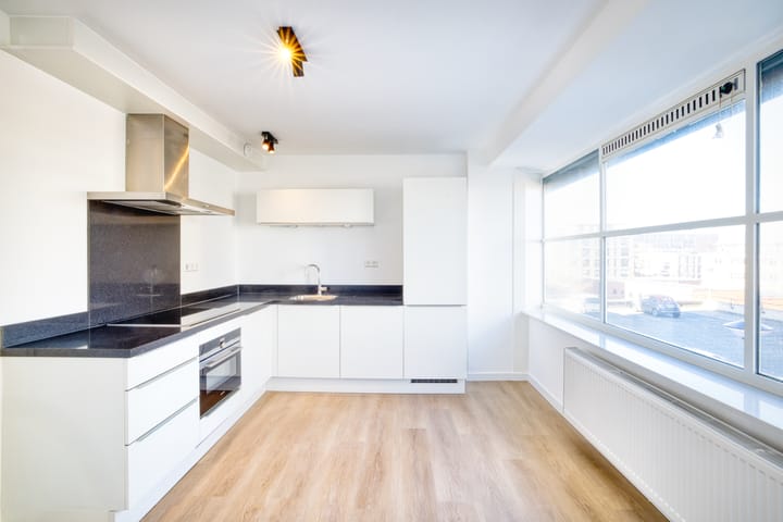 Photo 4 of Noord West Buitensingel 3-H