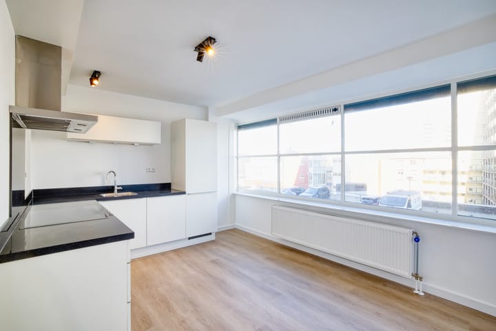 Photo 5 of Noord West Buitensingel 3-H