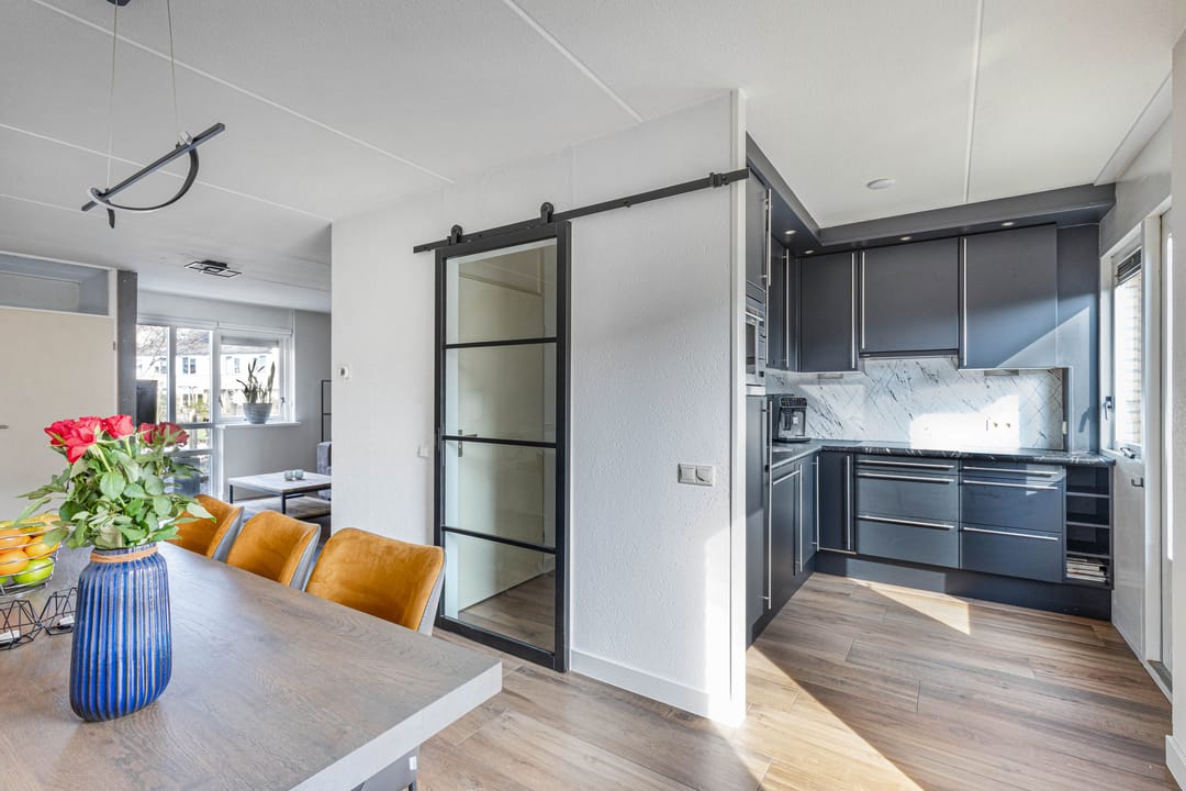 Photo 17 of Veluwelaan 25