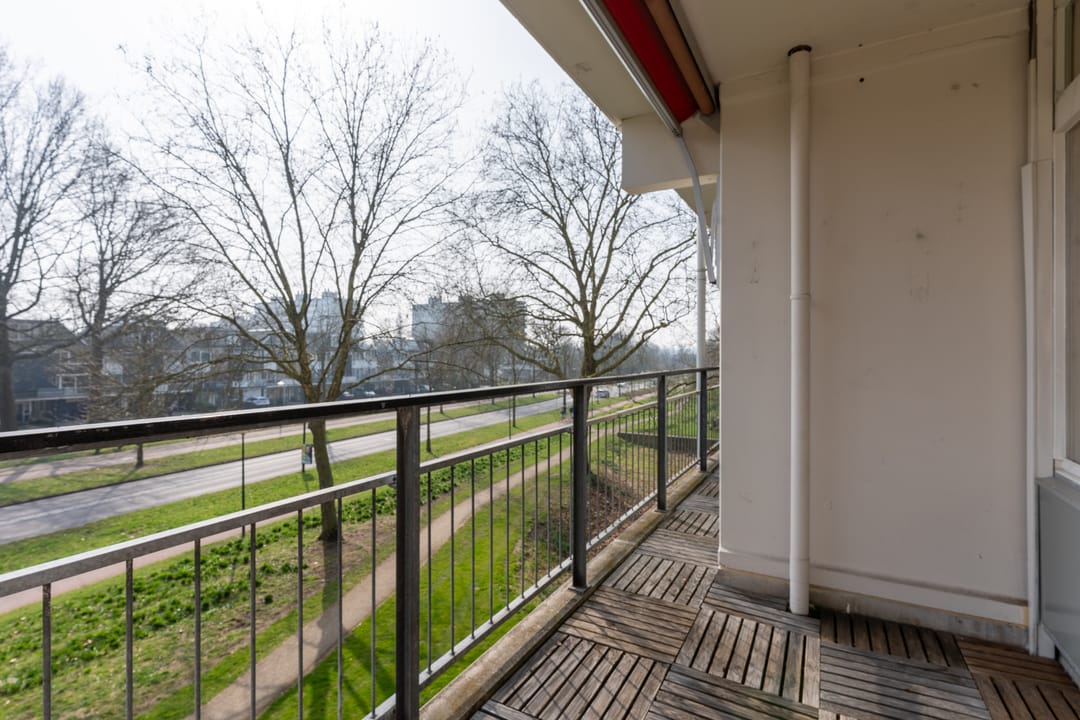 Spacious 4-Room Apartment with Balcony in Green Soest Neighborhood — 22