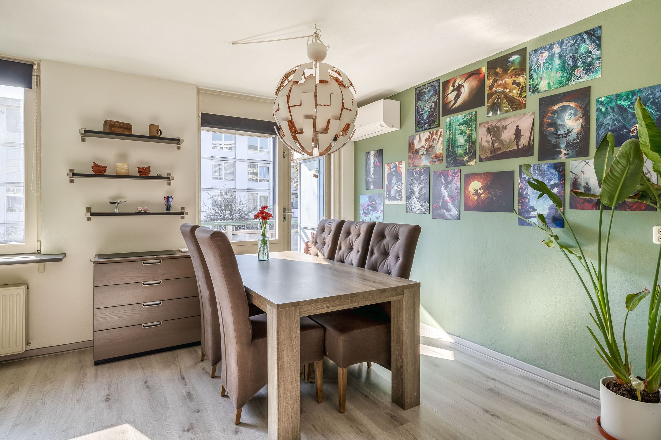 Comfortable living with balcony, luxury bathroom and private parking area — 12