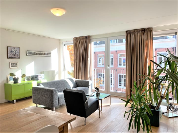 Photo 3 of Jacob van Lennepstraat 18-B