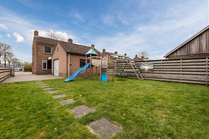 Photo 2 of Buddingerstraat 38