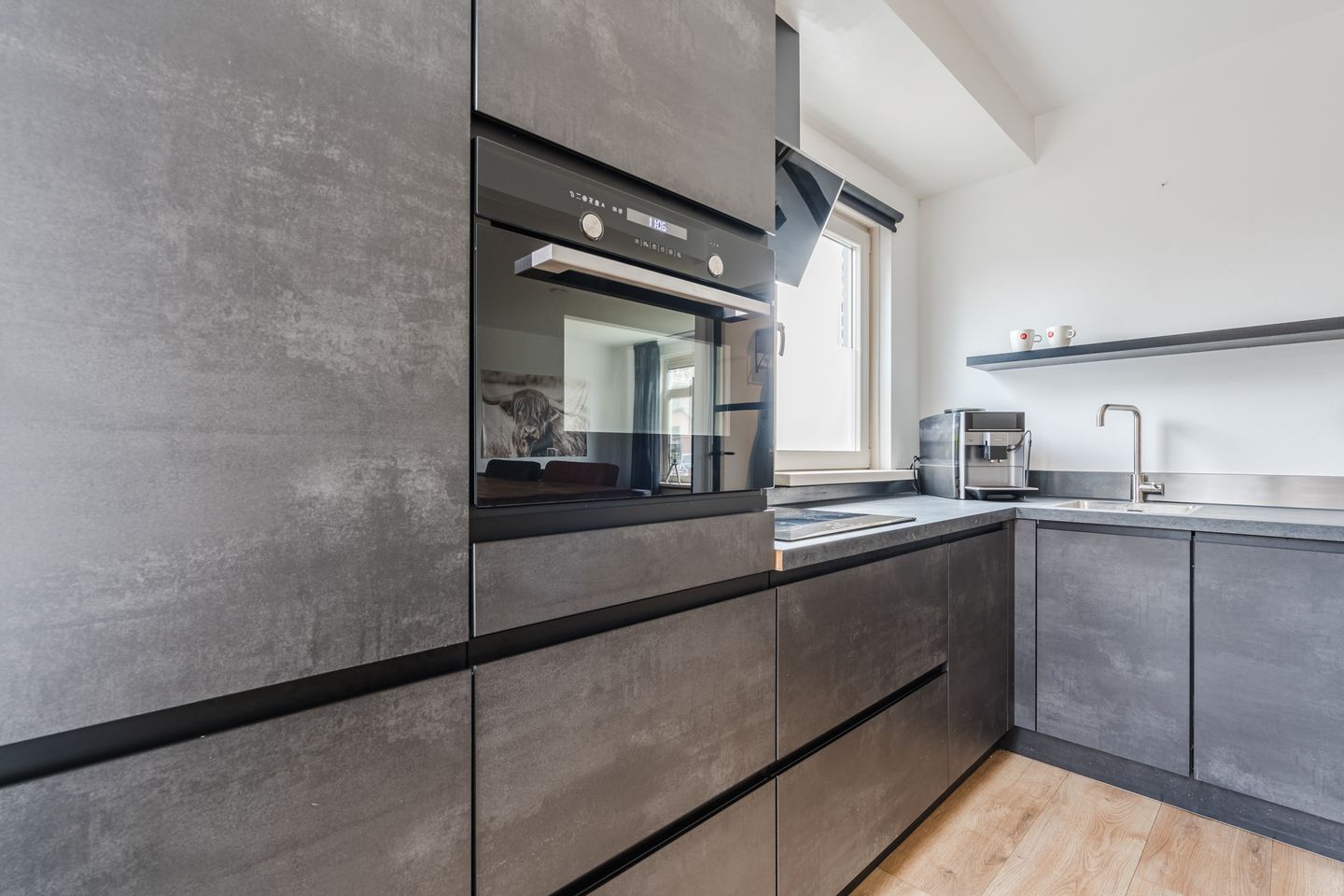 Photo 10 of Buddingerstraat 38