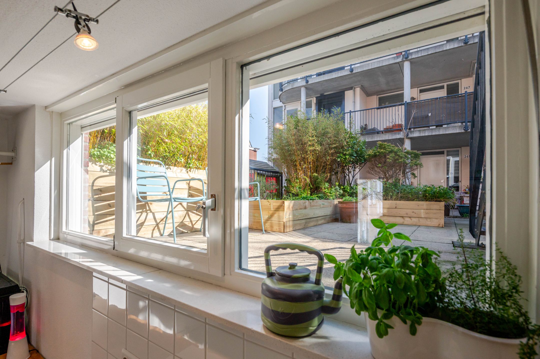 Foto 30 van Witte de Withstraat 186