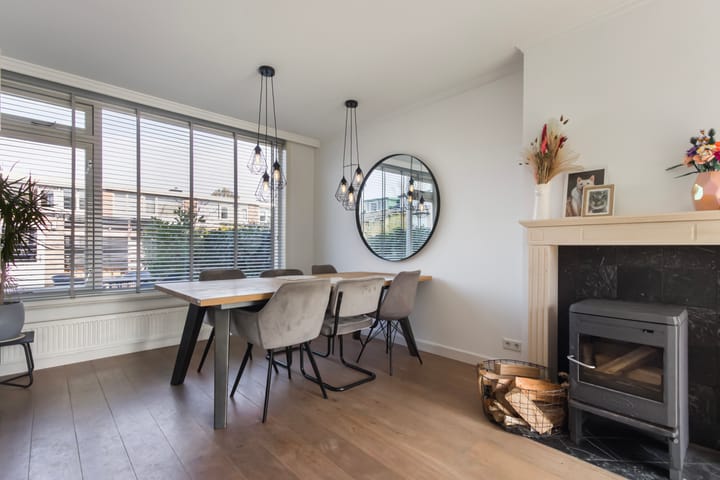 Photo 3 of Van Schendelstraat 6