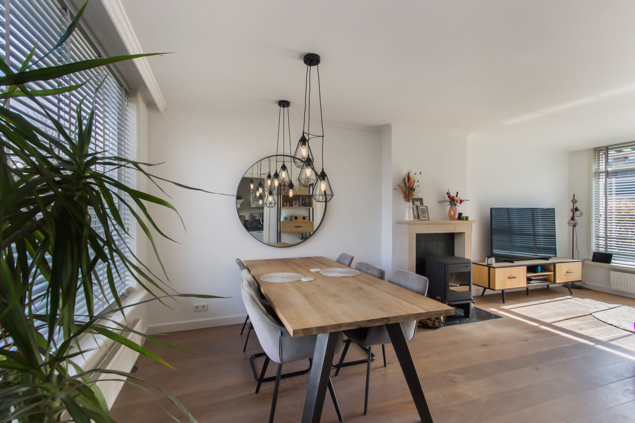 Photo 15 of Van Schendelstraat 6