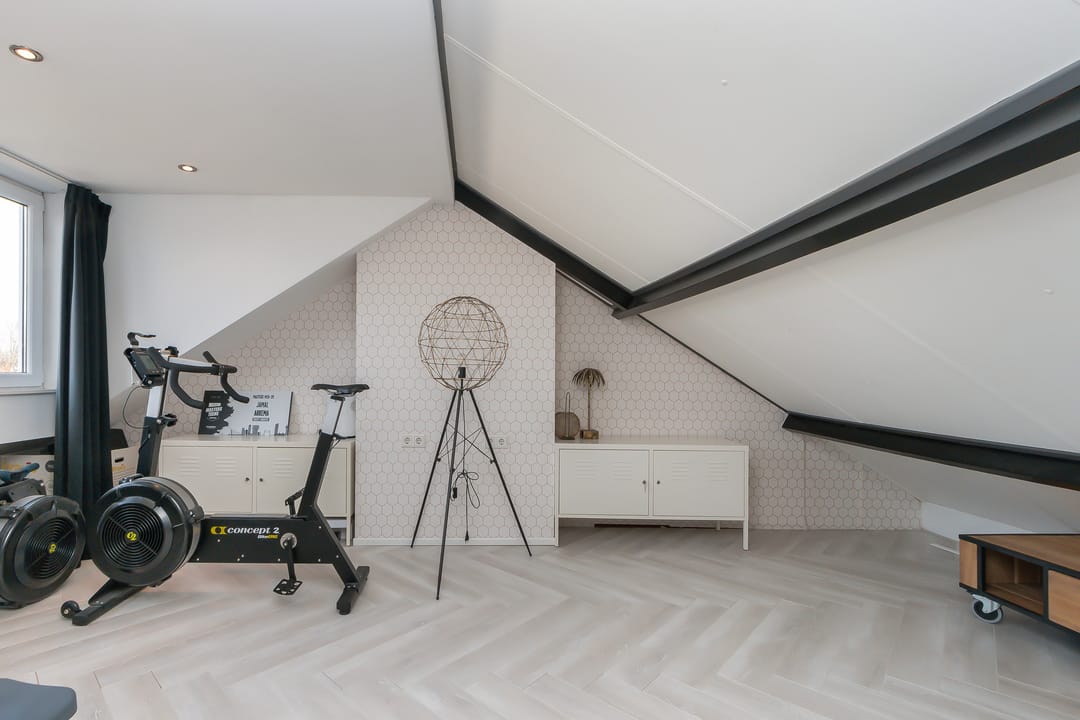 Photo 28 of Van Schendelstraat 6