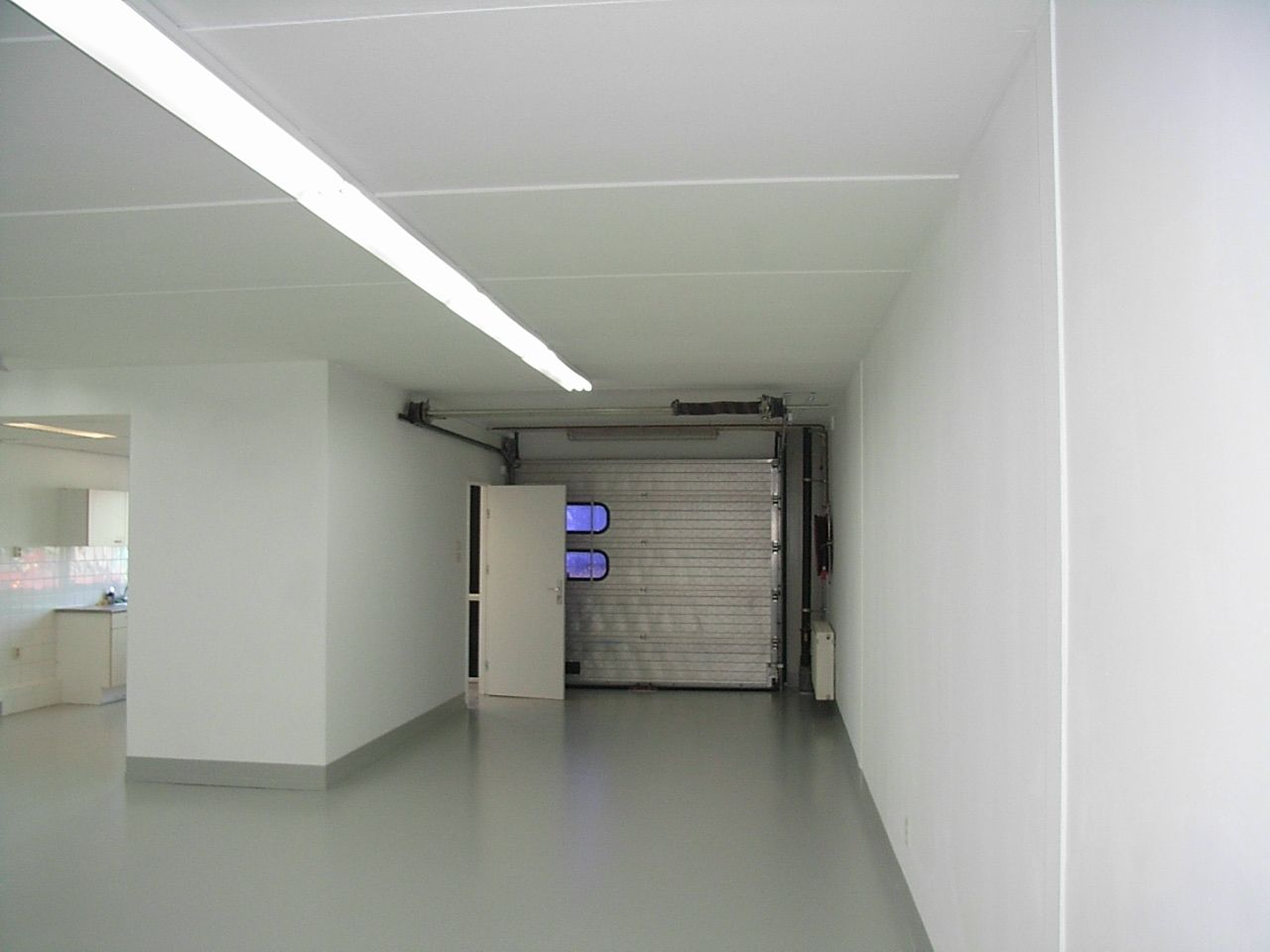 Bekijk foto 2 van Ondernemingsweg 106