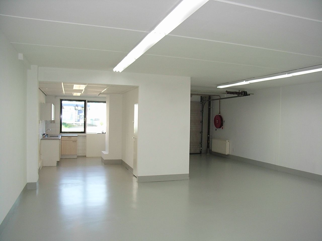 Bekijk foto 1 van Ondernemingsweg 106