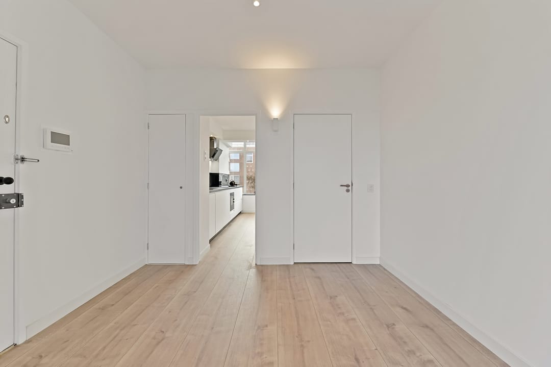 Renovated Apartment Near Kijkduin Beach with Unobstructed Views — 15