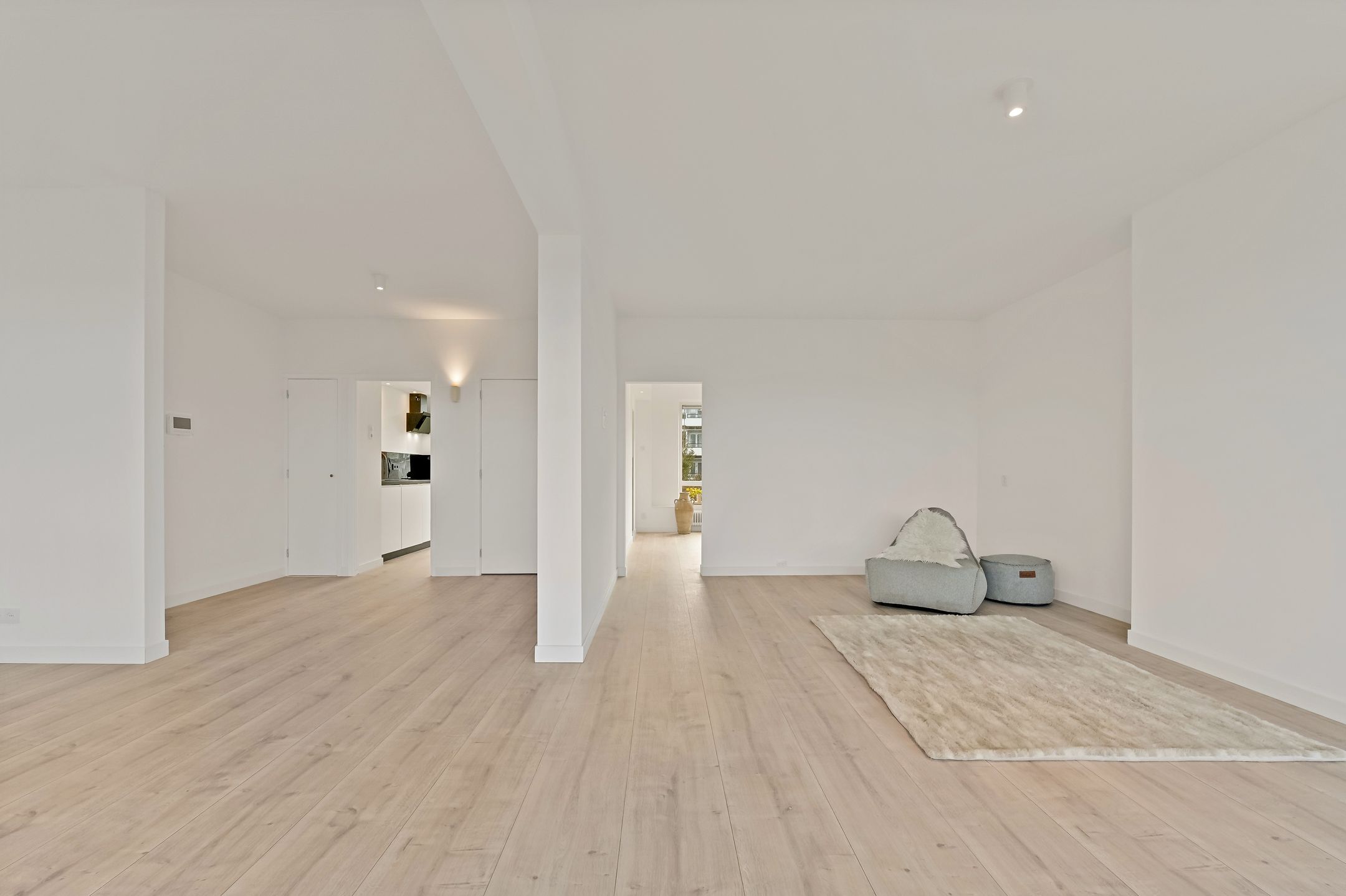 Renovated Apartment Near Kijkduin Beach with Unobstructed Views — 14