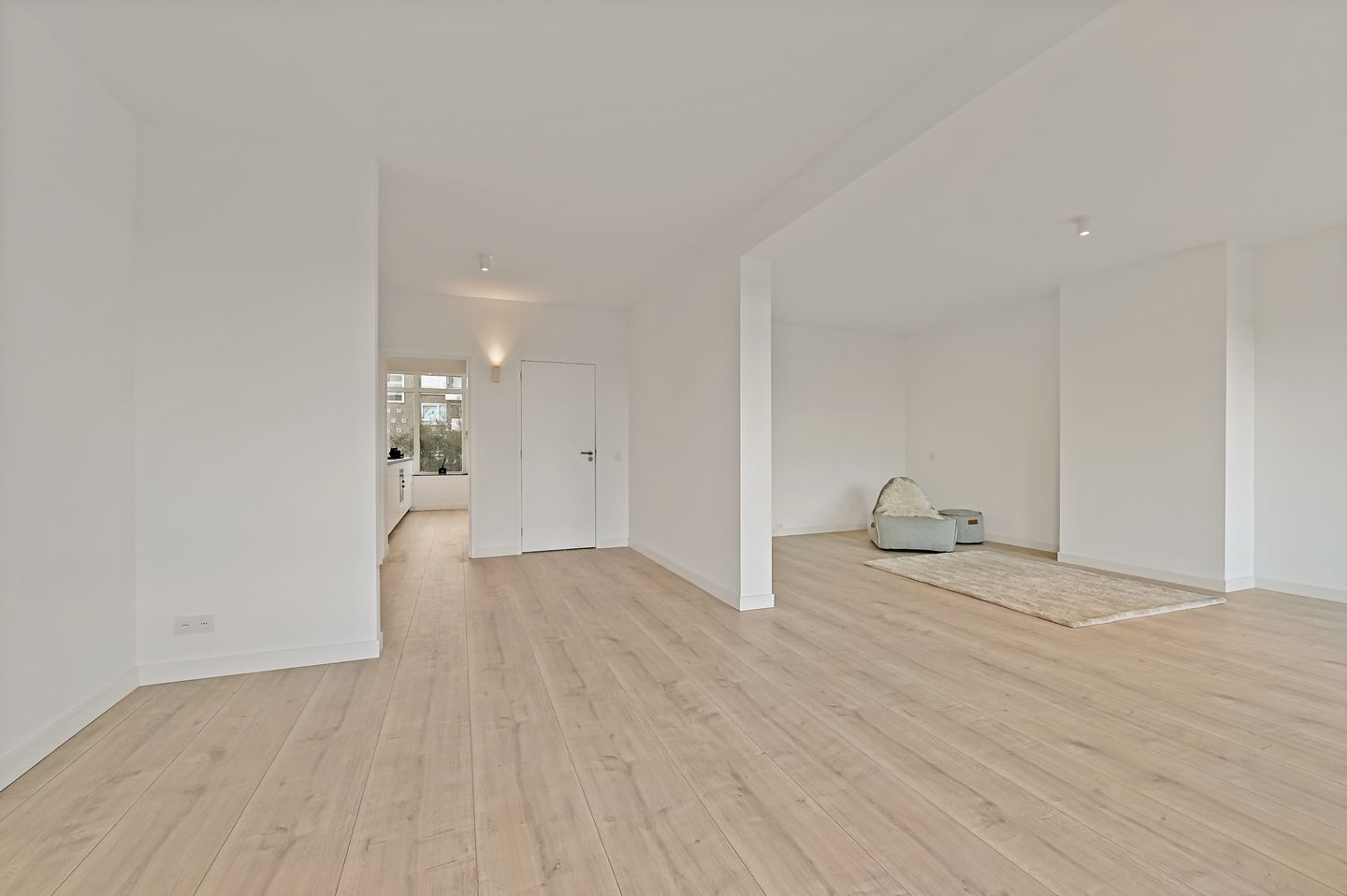 Renovated Apartment Near Kijkduin Beach with Unobstructed Views — 13