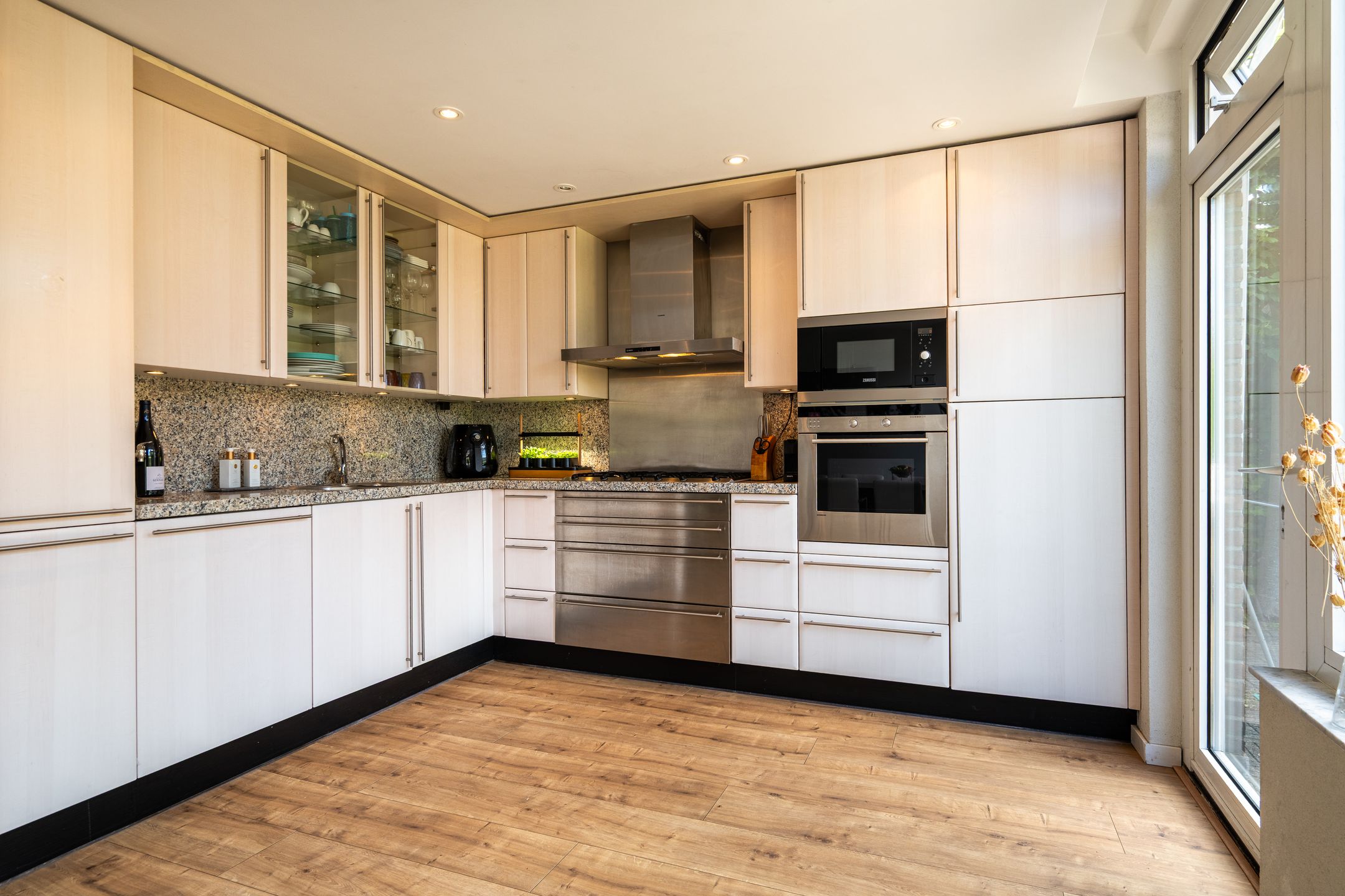 Foto 12 van Molenbeekstraat 11