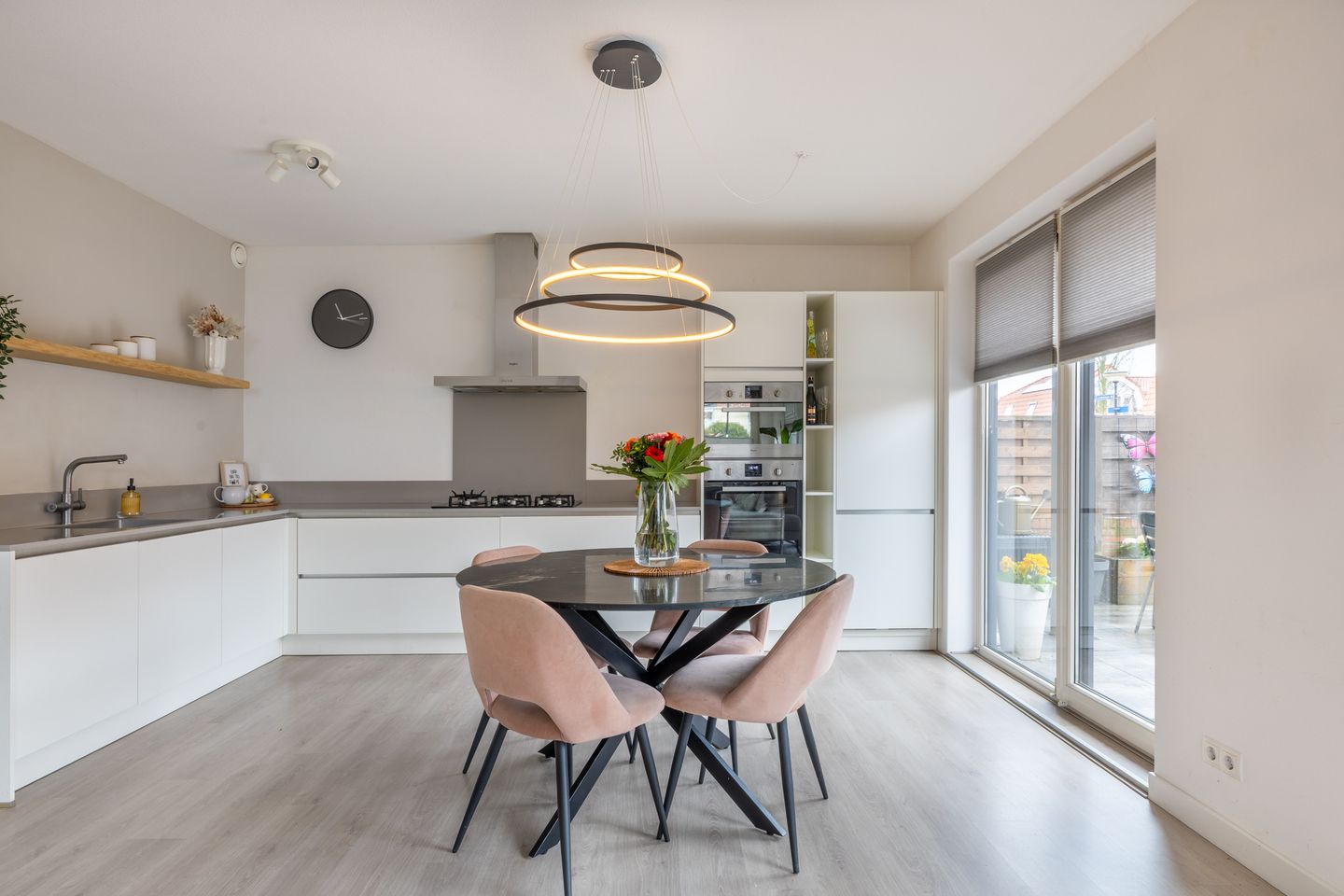 Light corner ground floor apartment with sheltered garden in peaceful Bomenbuurt — 14