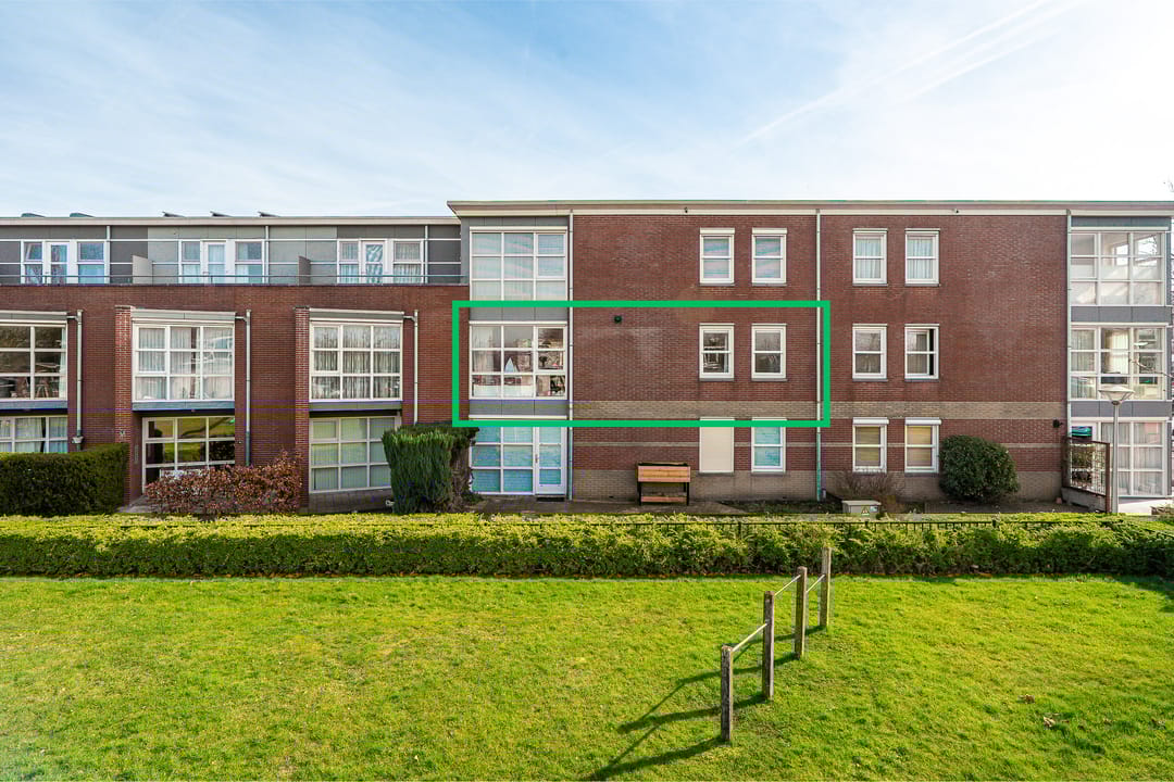 Photo 2 of Emmakade 151-A