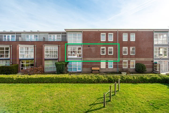 Photo 2 of Emmakade 151-A