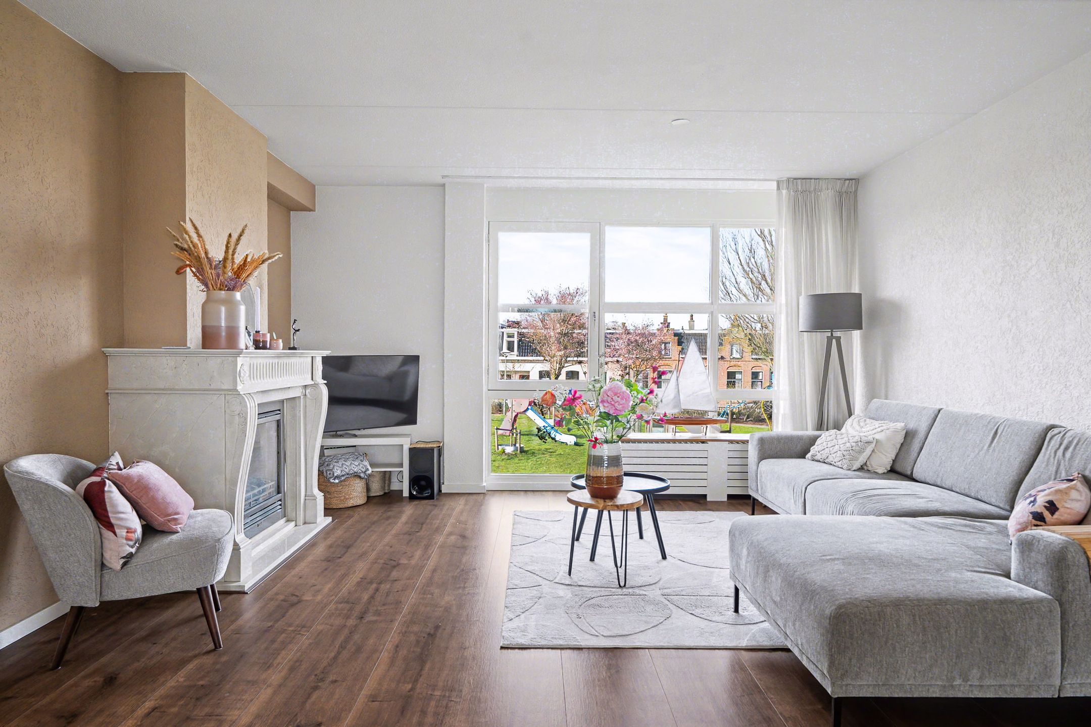 Photo 12 of Emmakade 151-A