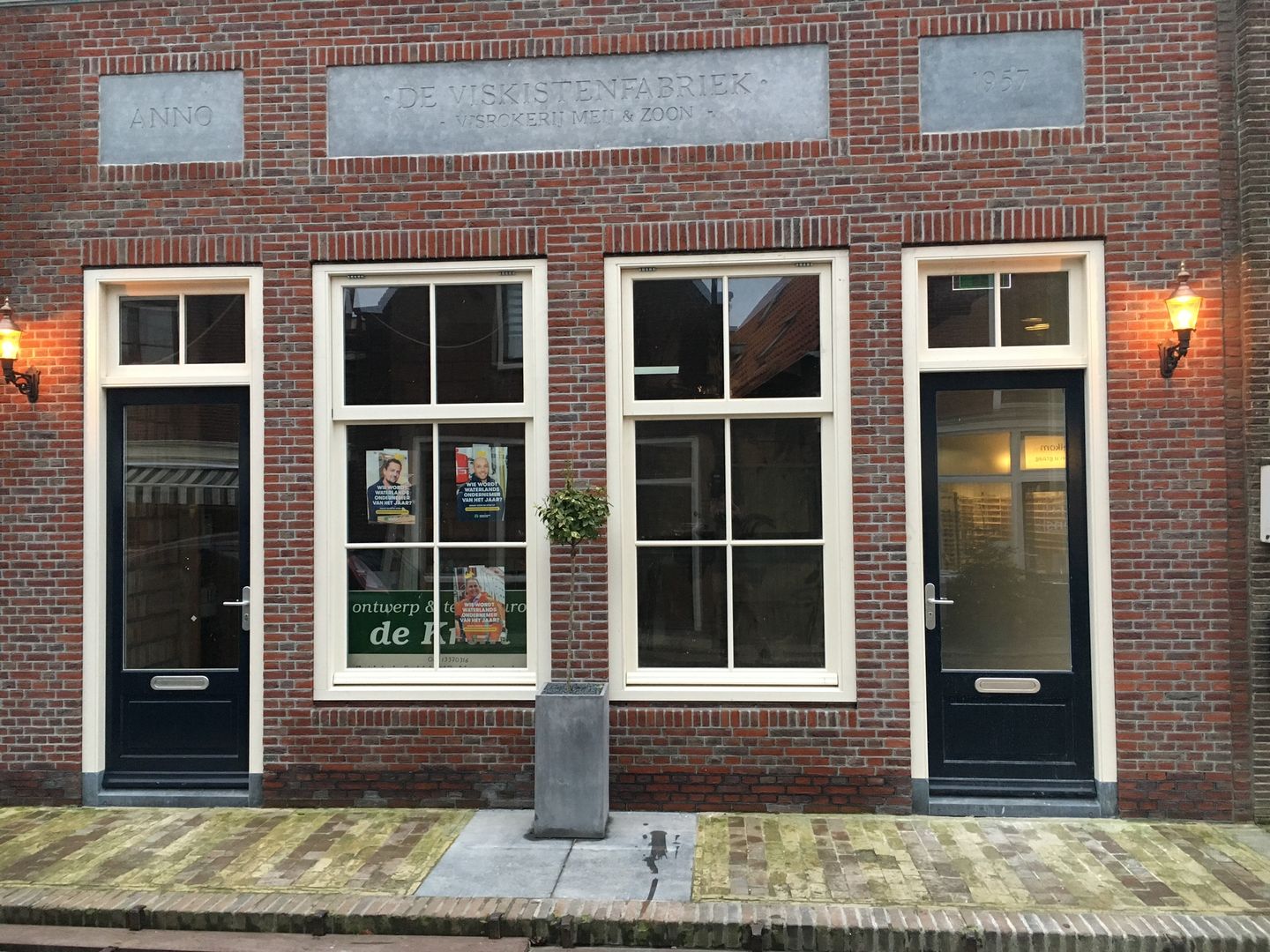 Bekijk foto 1 van Zuideinde 30