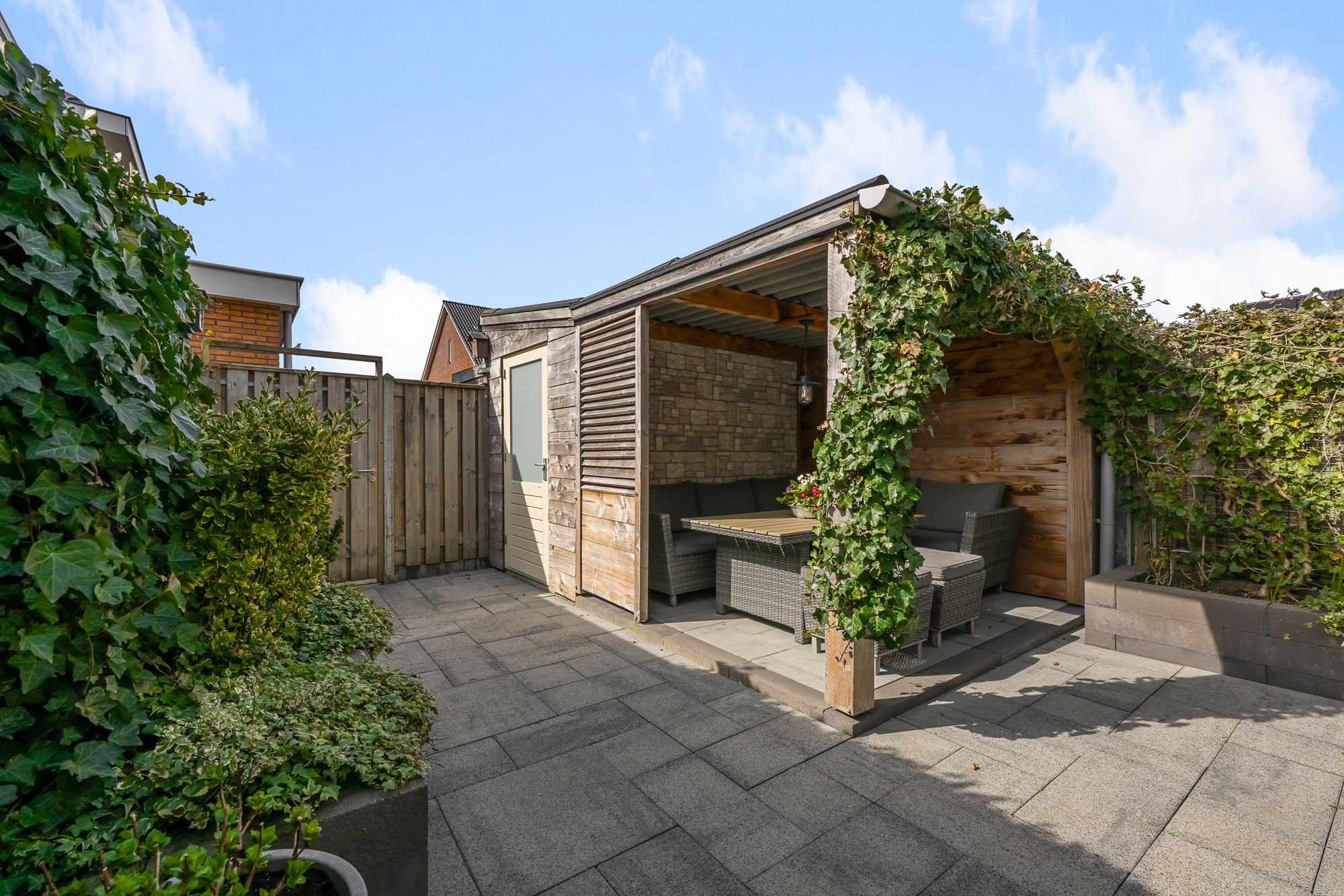 Foto 15 van Witte Ring 103