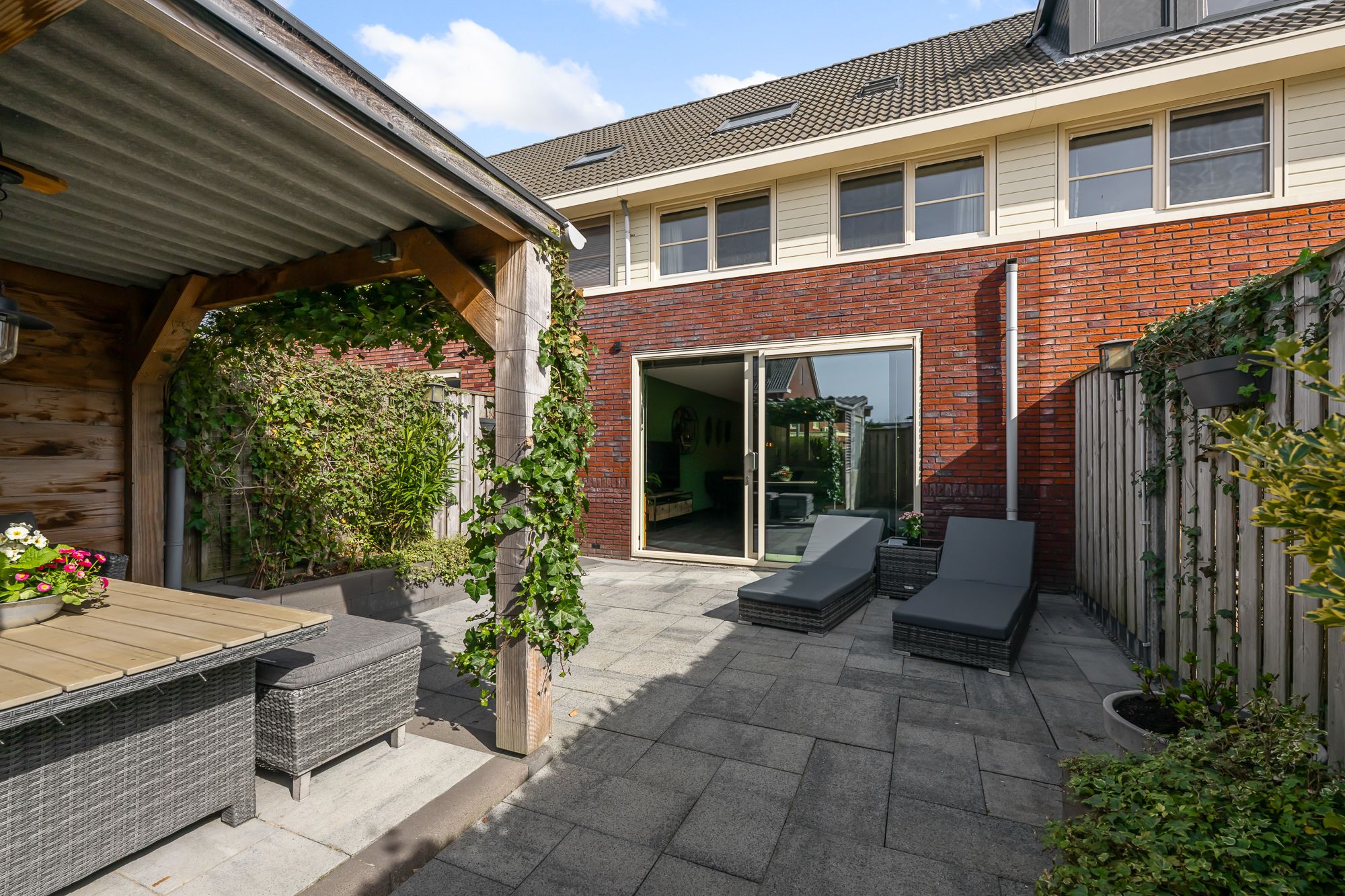 Foto 12 van Witte Ring 103