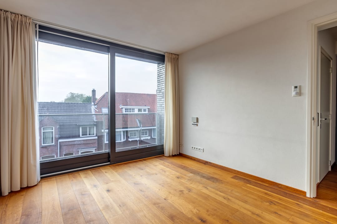 Photo 32 of Bisschop Zwijsenstraat 62