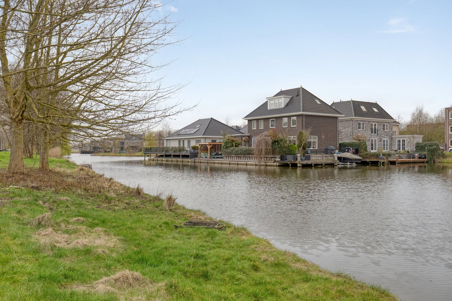 Charming Terraced Family Home with Southwest-Facing Garden in Stripheldenbuurt — 25