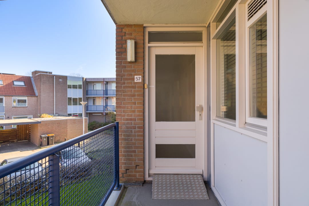 Eye-catching 3-room apartment with balcony near Shopping Center Achterveld — 31