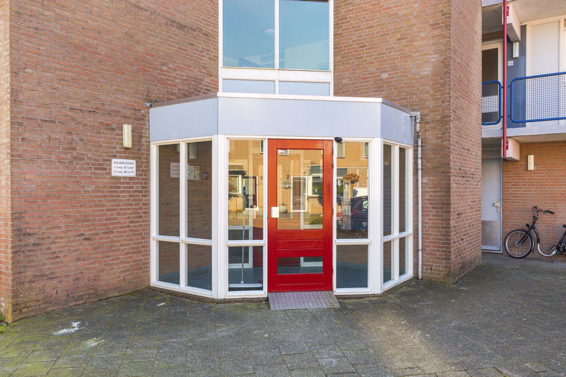 Eye-catching 3-room apartment with balcony near Shopping Center Achterveld — 12