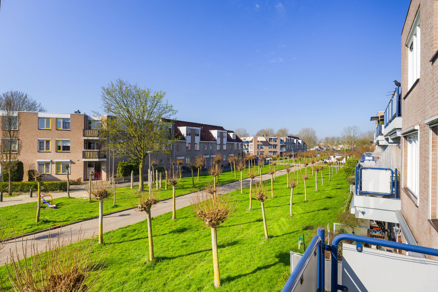 Eye-catching 3-room apartment with balcony near Shopping Center Achterveld — 34