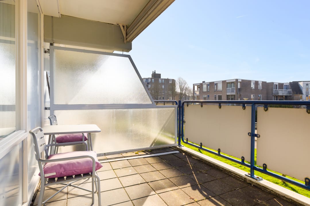 Eye-catching 3-room apartment with balcony near Shopping Center Achterveld — 30