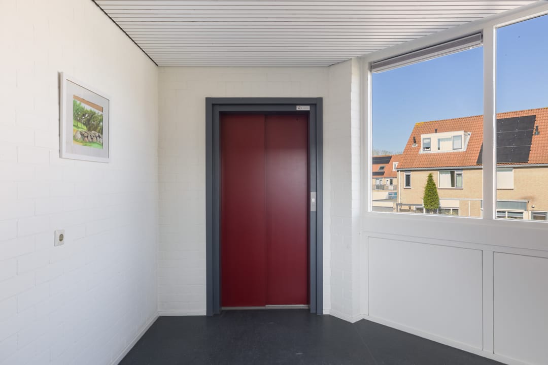 Eye-catching 3-room apartment with balcony near Shopping Center Achterveld — 13