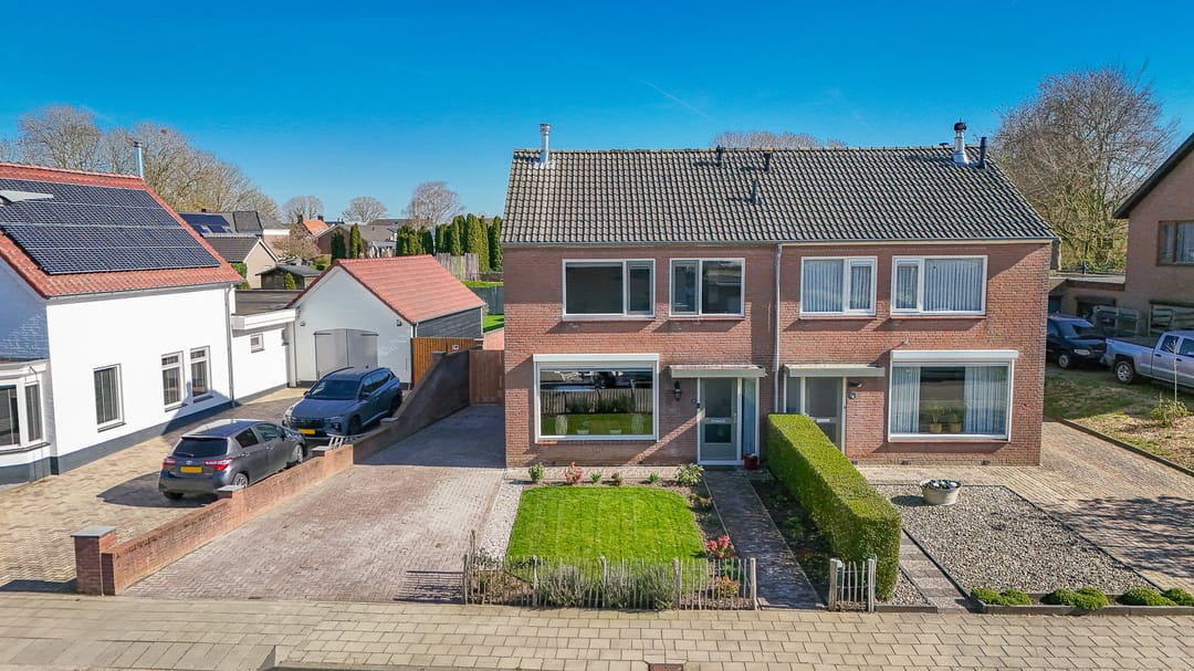 Move-In Ready Semi-Detached Home with Three Bedrooms and Exceptionally Deep Garden in Alphen — 38