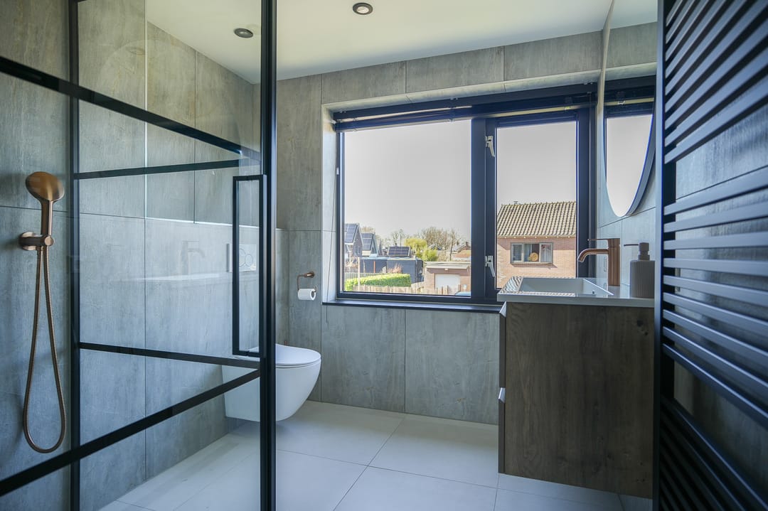 Move-In Ready Semi-Detached Home with Three Bedrooms and Exceptionally Deep Garden in Alphen — 22