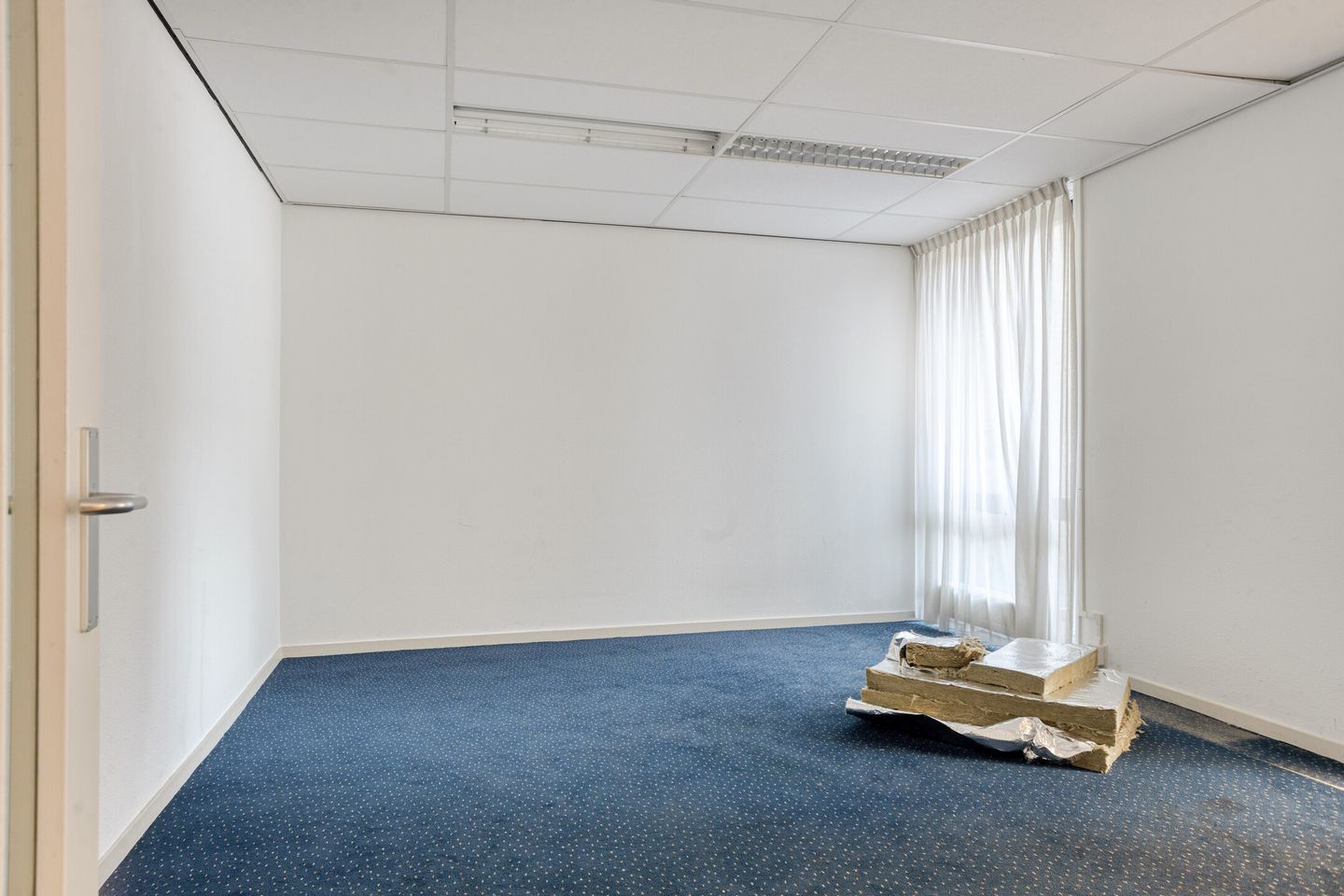 View photo 5 of Winkelwaard 494