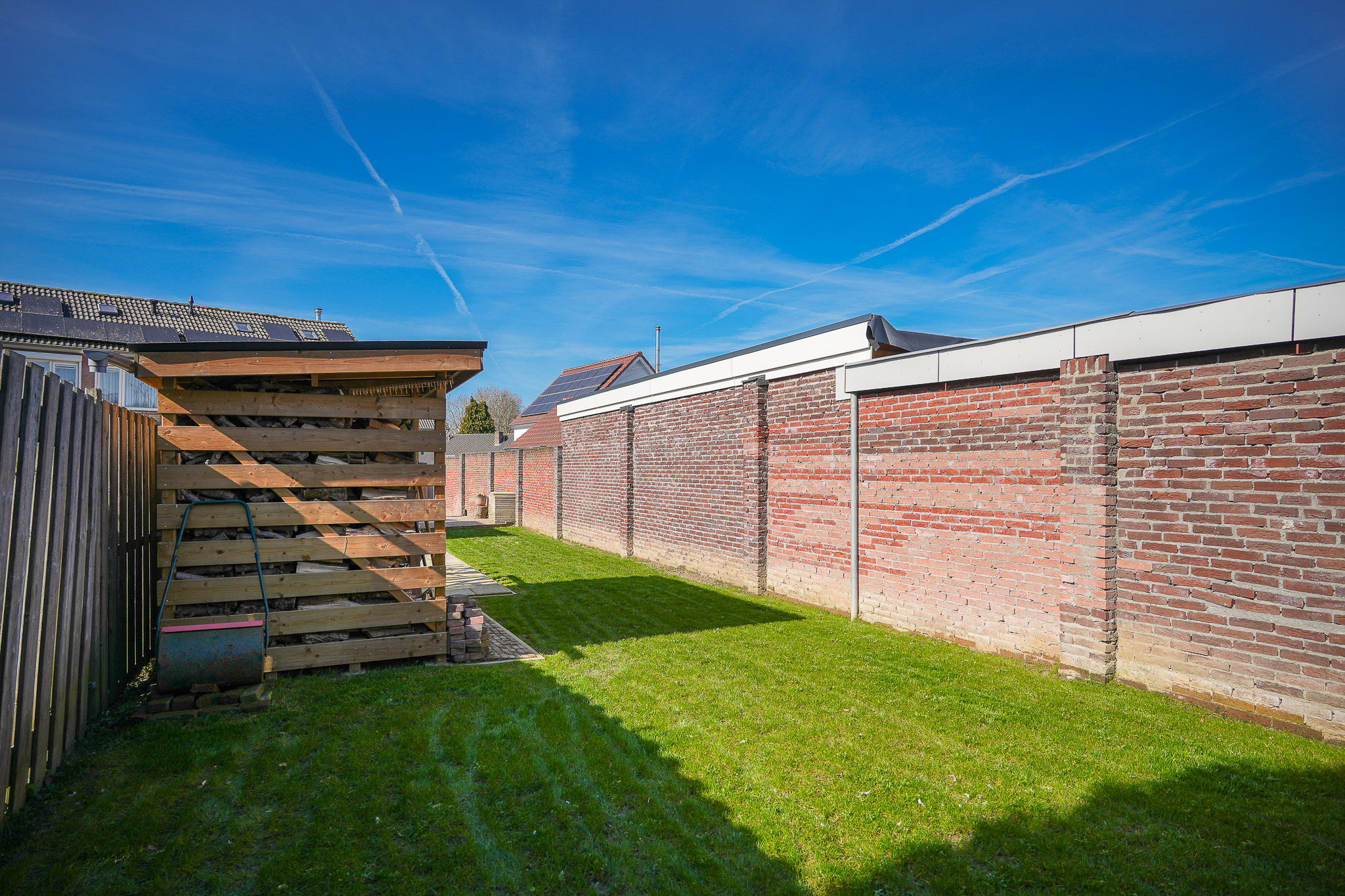 Move-In Ready Semi-Detached Home with Three Bedrooms and Exceptionally Deep Garden in Alphen — 33